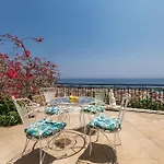 Akakia Panoramic بيت للعطل